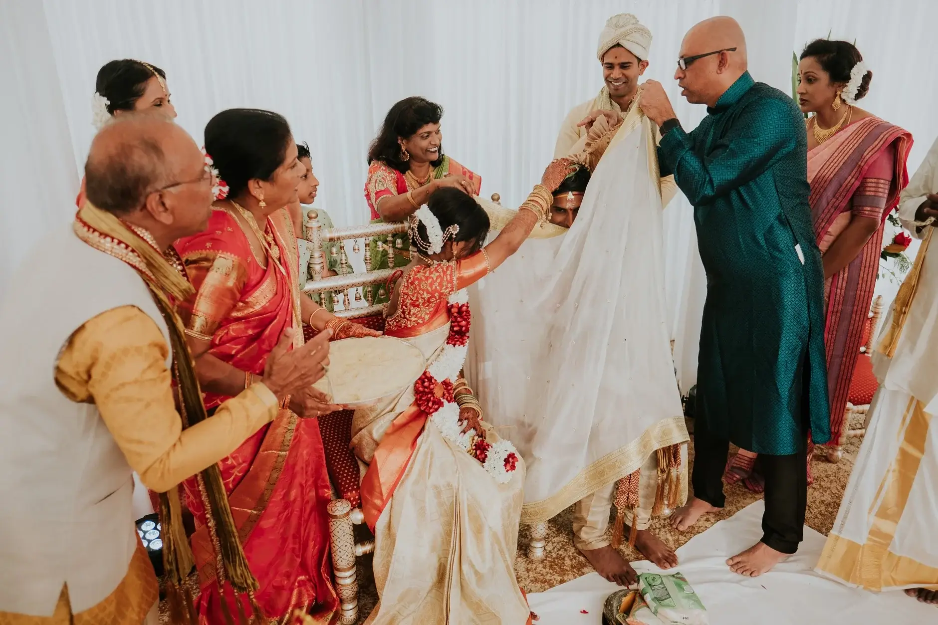 Family holding the cloth screen aloft during the rituals, Sydney