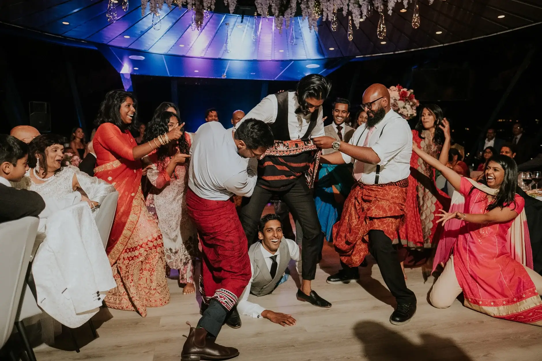 A circle dance closing out the night, Sydney