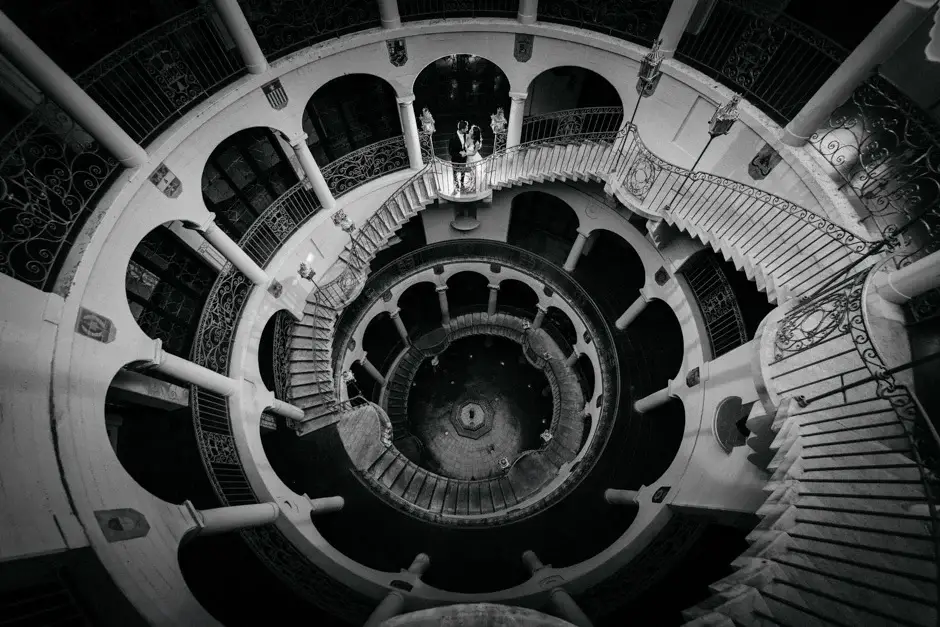 The spiral staircase seen from directly above, black and white