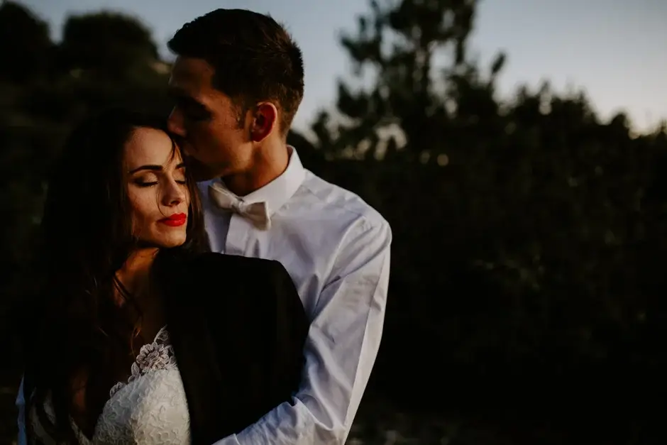 Aaron and Amanda in the dusk on the hillside, California